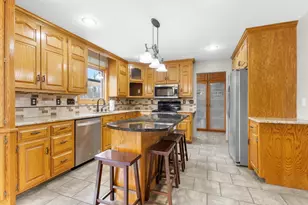 2443 Ravine Ct, Green Bay, WI 54313 - Photo 9