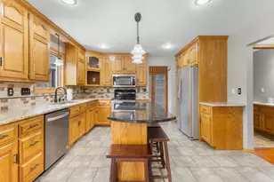 2443 Ravine Ct, Green Bay, WI 54313 - Photo 13