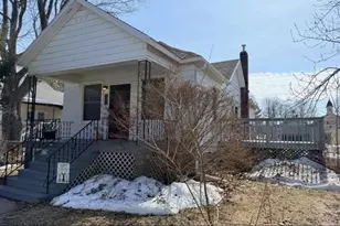 813 12th Ave, Menominee, MI 49858 - Photo 1