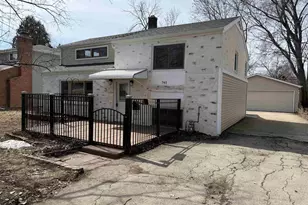 745 Carver Ln, Menasha, WI 54952 - Photo 1