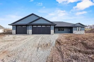3382 Largo Ridge Ct, Green Bay, WI 54311 - Photo 1