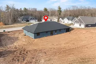 3382 Largo Ridge Ct, Green Bay, WI 54311 - Photo 3