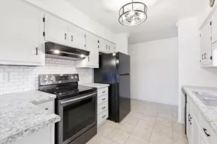 1161 Gillingham Rd, Neenah, WI 54956 - Photo 3