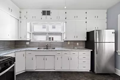 722 Bond Street, Green Bay, WI 54303 - Photo 3