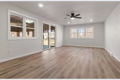 1645 Crestview Drive, Oshkosh, WI 54904 - Photo 13