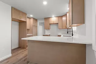 1645 Crestview Dr, Oshkosh, WI 54904 - Photo 5