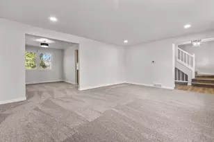 1645 Crestview Dr, Oshkosh, WI 54904 - Photo 29