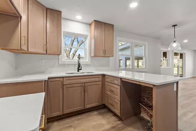 1645 Crestview Drive, Oshkosh, WI 54904 - Photo 9