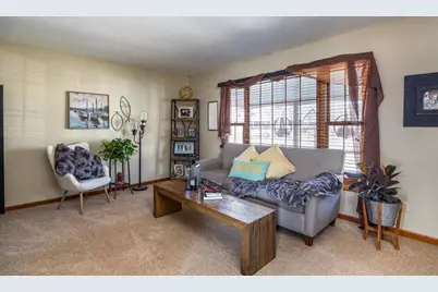 917 Windward Court, Oshkosh, WI 54901 - Photo 5