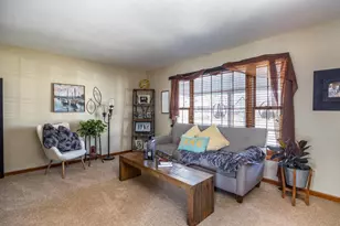 917 Windward Ct, Oshkosh, WI 54901 - Photo 5