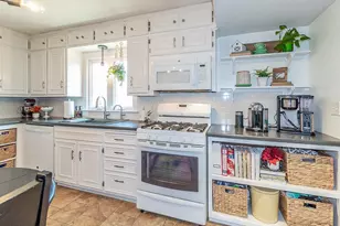 1406 Lawrence St, New London, WI 54961 - Photo 9