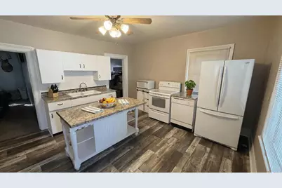 636 W 7th Avenue, Oshkosh, WI 54902 - Photo 7