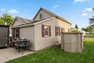 636 W 7th Ave, Oshkosh, WI 54902 - Photo 5