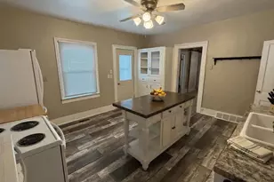 636 W 7th Ave, Oshkosh, WI 54902 - Photo 9