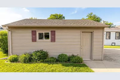 636 W 7th Avenue, Oshkosh, WI 54902 - Photo 21