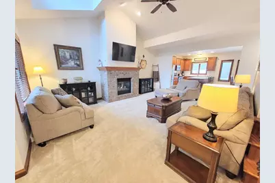 N9039 Spring Valley Road, Menasha, WI 54952 - Photo 5