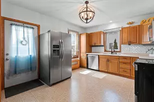 1105 Dousman St, Green Bay, WI 54303 - Photo 3