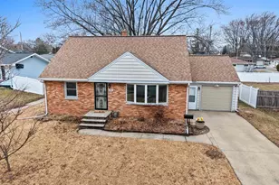 852 Raymond St, Green Bay, WI 54304 - Photo 1