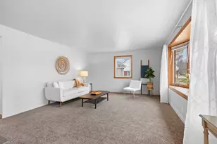 852 Raymond St, Green Bay, WI 54304 - Photo 3