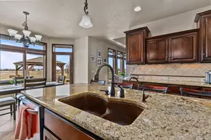 8065 Golden Primrose Cir, Neenah, WI 54956 - Photo 9