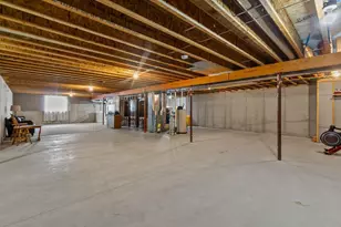 8065 Golden Primrose Cir, Neenah, WI 54956 - Photo 31