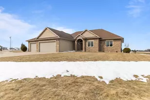 8065 Golden Primrose Cir, Neenah, WI 54956 - Photo 41