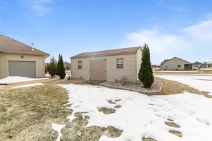 8065 Golden Primrose Cir, Neenah, WI 54956 - Photo 39