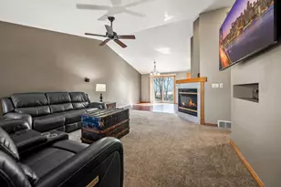 1843 Briarwood Ct, De Pere, WI 54115 - Photo 7