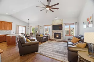 N9581 Hartford Ln, Appleton, WI 54915 - Photo 3