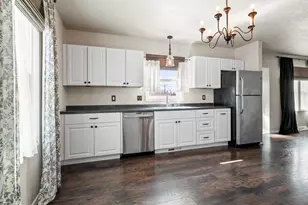 1542 9th St, Green Bay, WI 54304 - Photo 7