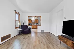 525 Dutton Ave, Green Bay, WI 54304 - Photo 5