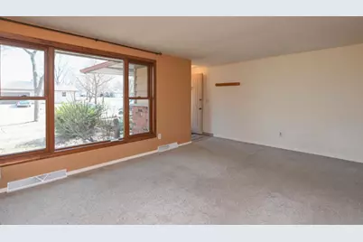 1024 Edgewood Drive, Green Bay, WI 54311 - Photo 5