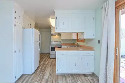 1024 Edgewood Drive, Green Bay, WI 54311 - Photo 19