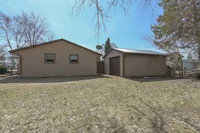 1024 Edgewood Drive, Green Bay, WI 54311 - Photo 3