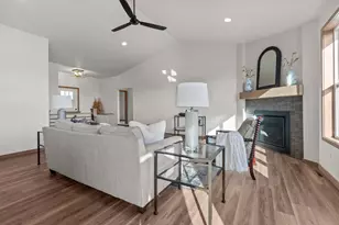 N8856 Dublin, Menasha, WI 54952 - Photo 9