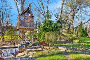 1305 Orchard Ct, Neenah, WI 54956 - Photo 9