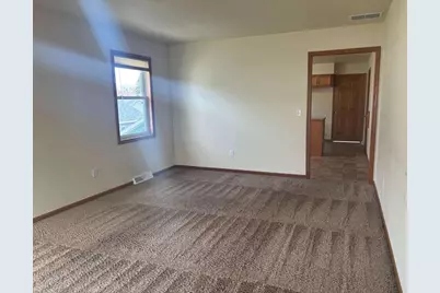 919 Bismarck Avenue, Oshkosh, WI 54902 - Photo 5