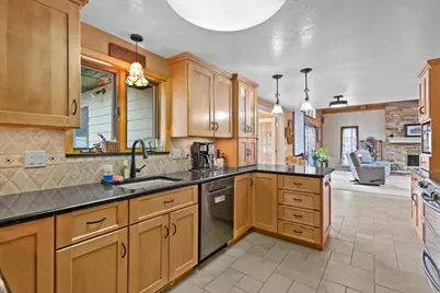 209 E Trillium Circle, Green Bay, WI 54313 - Photo 13