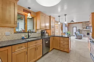 209 E Trillium Circle, Green Bay, WI 54313 - Photo 13