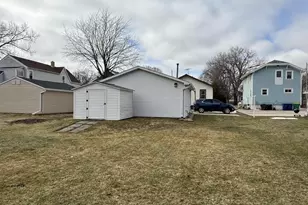 1046 Dousman St, Green Bay, WI 54303 - Photo 7