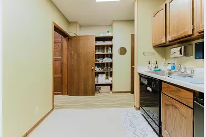 217 Ceape Avenue, Oshkosh, WI 54901 - Photo 9