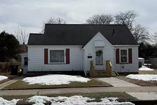 2113 17th Ave, Menominee, MI 49858 - Photo 1