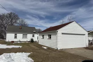 2113 17th Ave, Menominee, MI 49858 - Photo 3