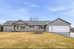 5235 Chesapeake Ct, Oshkosh, WI 54901 - Photo 1