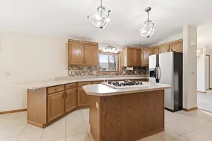 5235 Chesapeake Ct, Oshkosh, WI 54901 - Photo 11