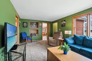 741 Parkview Rd, Green Bay, WI 54304 - Photo 9