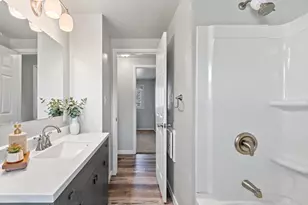 1914 Lilac Ln, Green Bay, WI 54302 - Photo 21