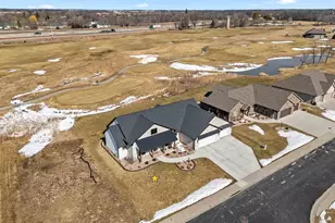 532 Royal Saint Pats Dr, Wrightstown, WI 54180 - Photo 3