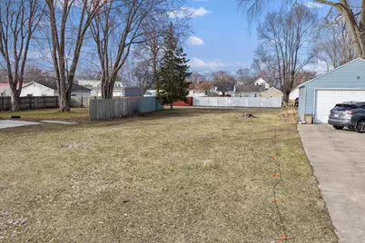 1329 Klaus Street, Green Bay, WI 54302 - Photo 5