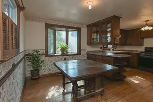 1321 Wiesner St, Green Bay, WI 54304 - Photo 9